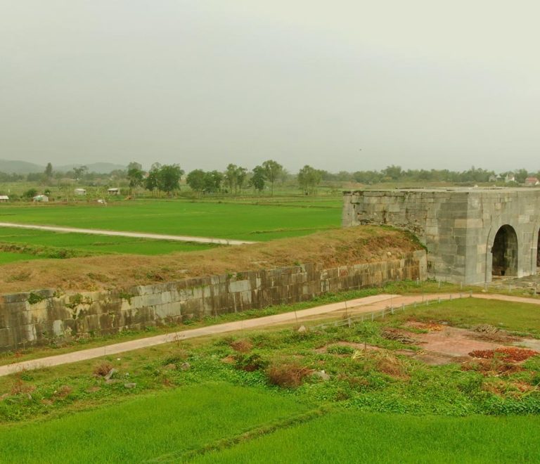 Citadelle de la dynastie Hô à Thanh Hoa